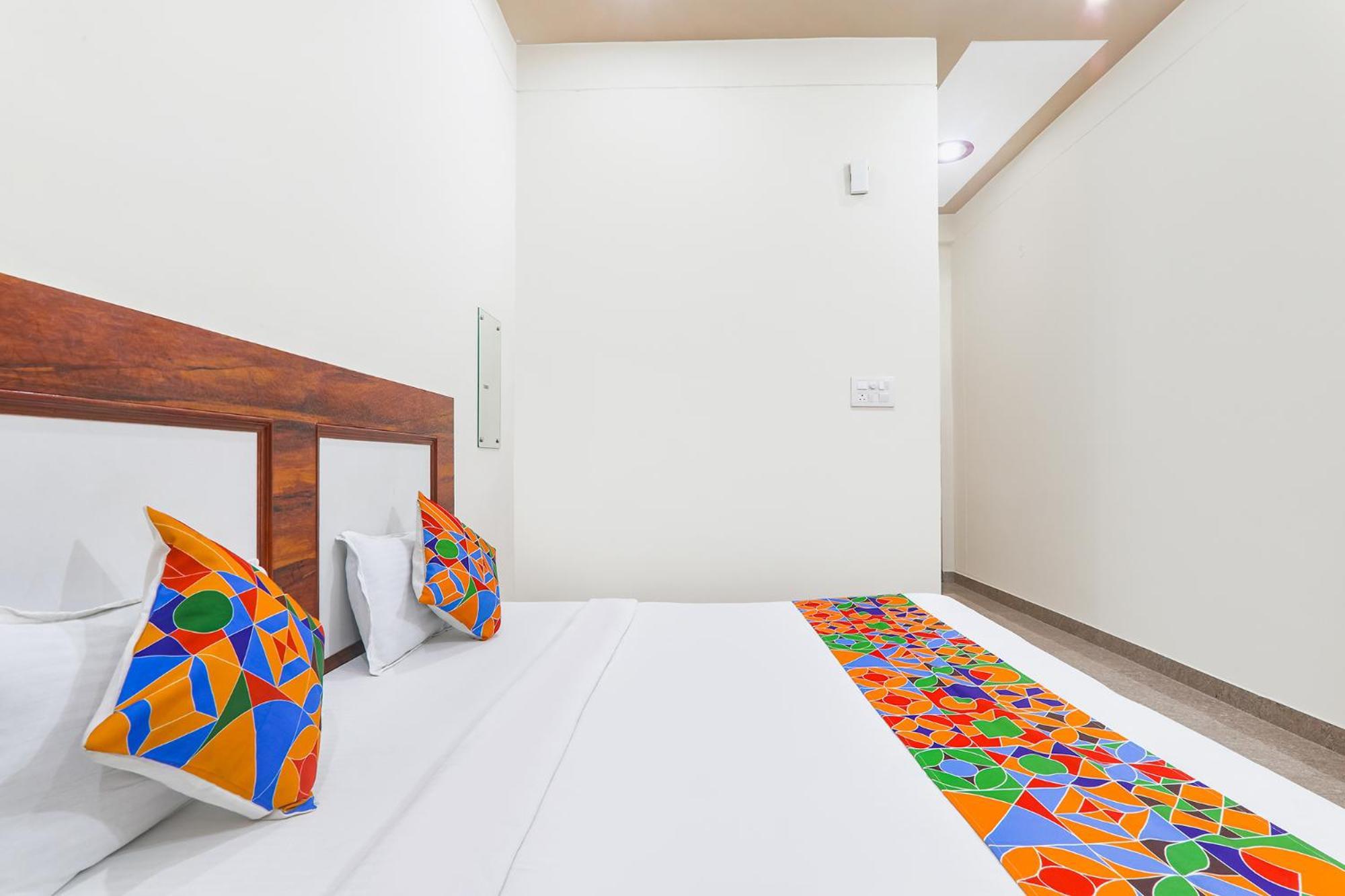 Fabhotel Shree Venkatesh Nileyam Ayodhya Ngoại thất bức ảnh