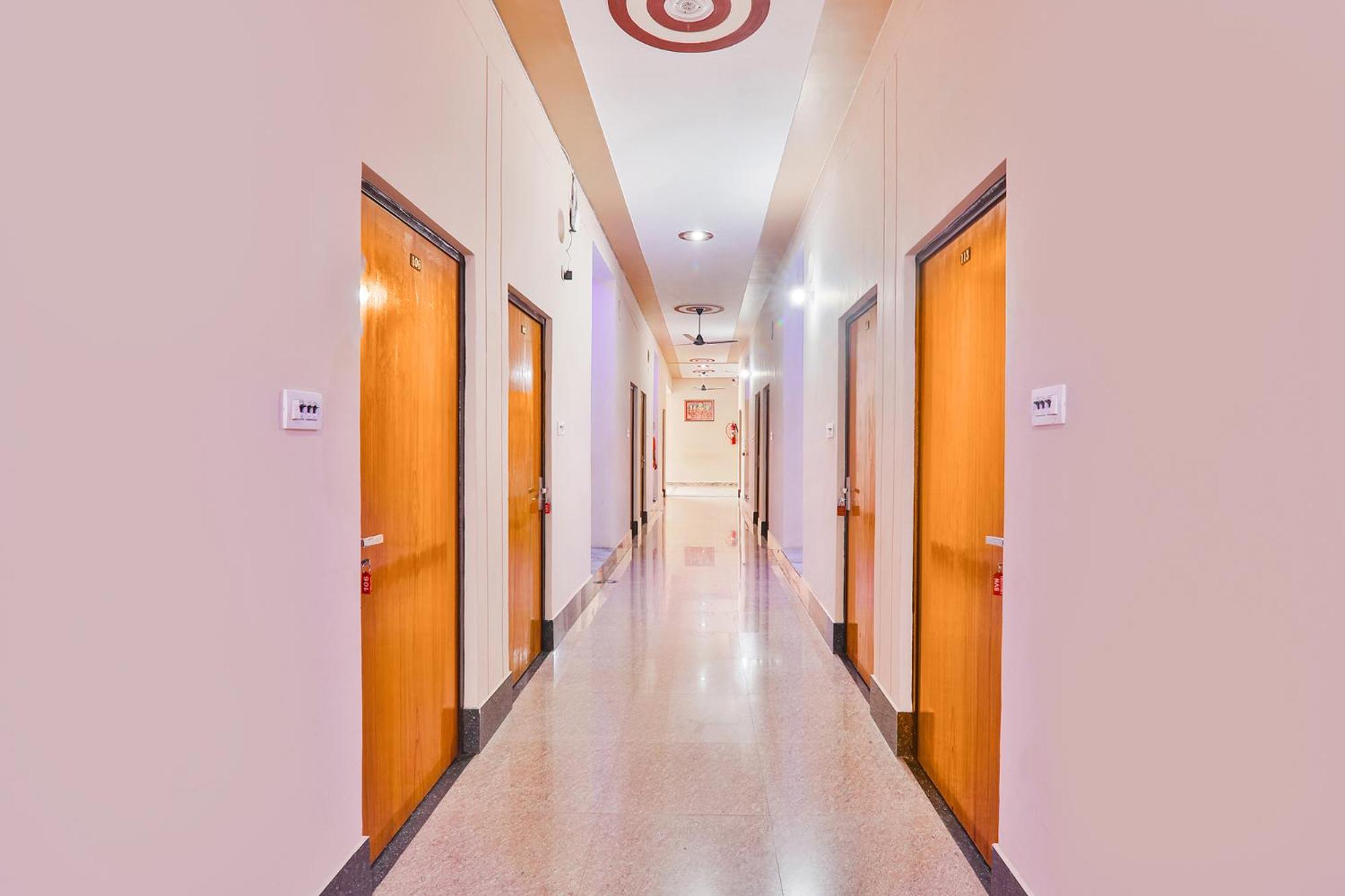 Fabhotel Shree Venkatesh Nileyam Ayodhya Ngoại thất bức ảnh